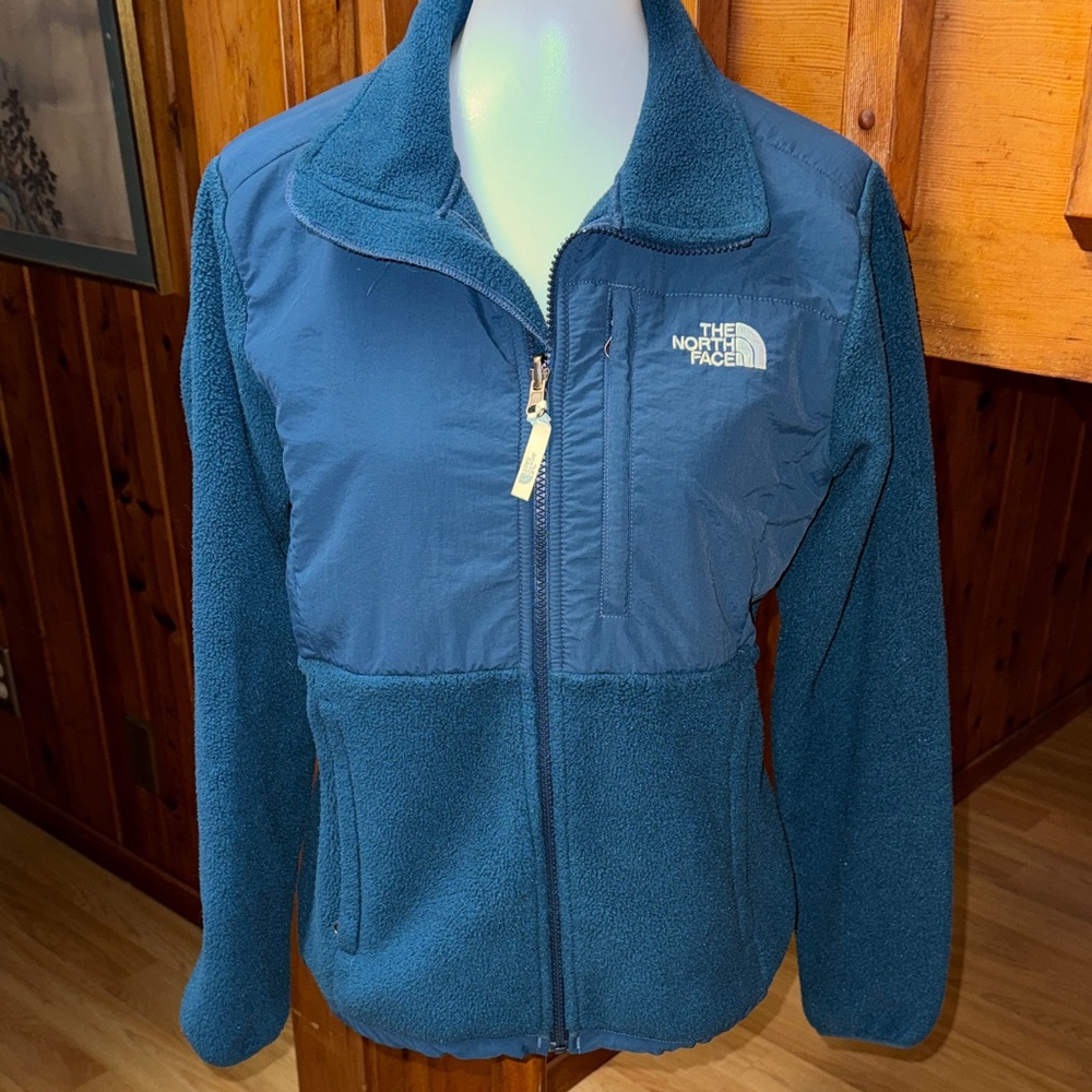 The North Face size Medium Women's Teal Blue Denali fleece snow Jacket
